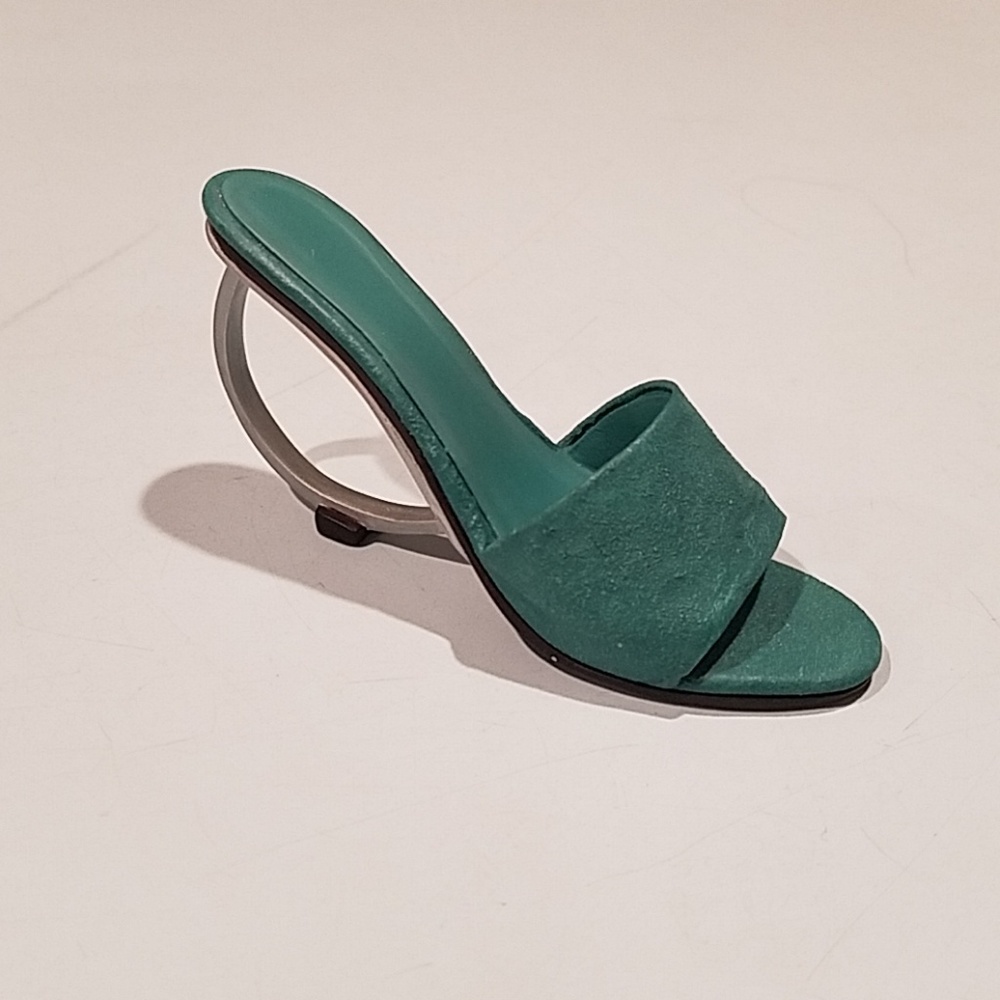 Geometrika- Just The Right Shoe figurine